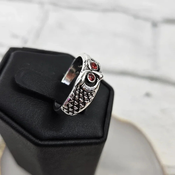 Red Eyed Owl Adjustable Fashion Ring A17 - Picture 9 of 13